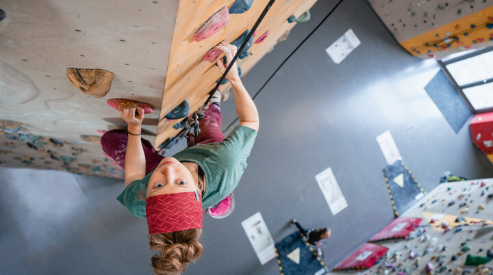 Boulder und Indoor-Klettern ist bei vielen DAV-Sektionen möglich | © DAV/Marisa Koch